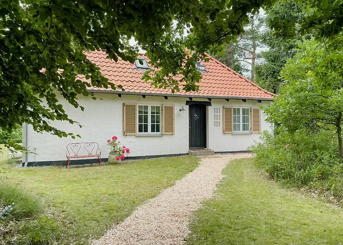 Feriehus Charming 1930s Near